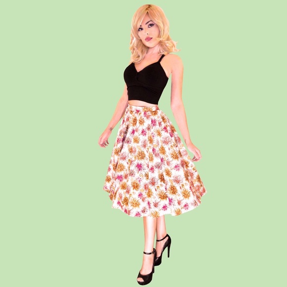 ❌SOLD OUT❌❤️HOST PICK❤️ K&H Vintage Dahlia Print Swing Skirt - Picture 3 of 6
